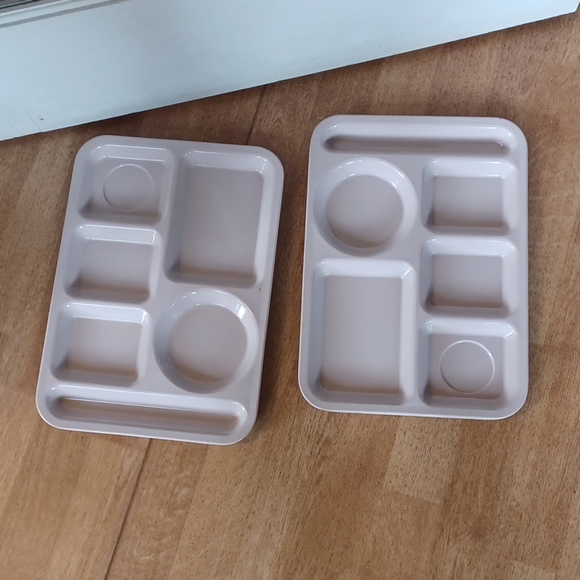 Divided lunchroom trays set of 2 by American bowl and Cup - Picture 1 of 5